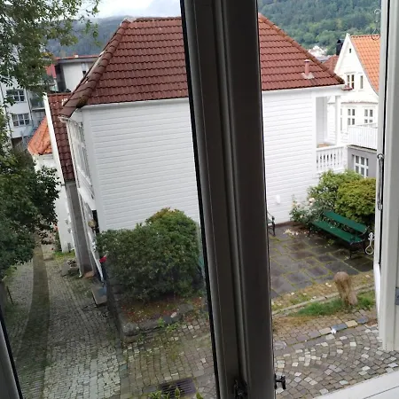 Downtown, Free Parking, 4 Bedrooms, Nordnes, Bryggen, Apartament *