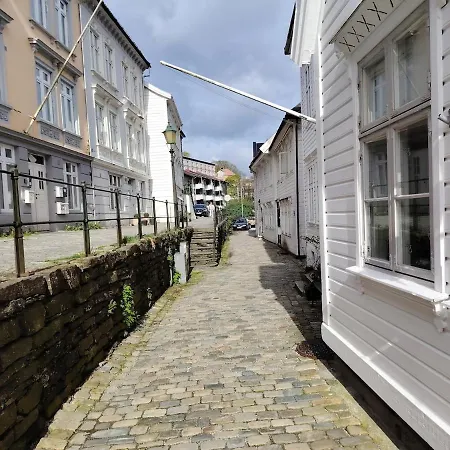 Downtown, Free Parking, 4 Bedrooms, Nordnes, Bryggen, Apartament