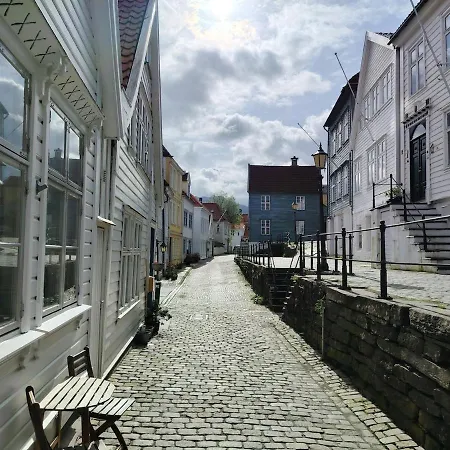 Downtown, Free Parking, 4 Bedrooms, Nordnes, Bryggen, Apartament